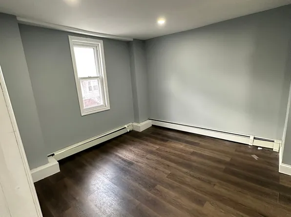 38 Spruce Street image 11 of 11