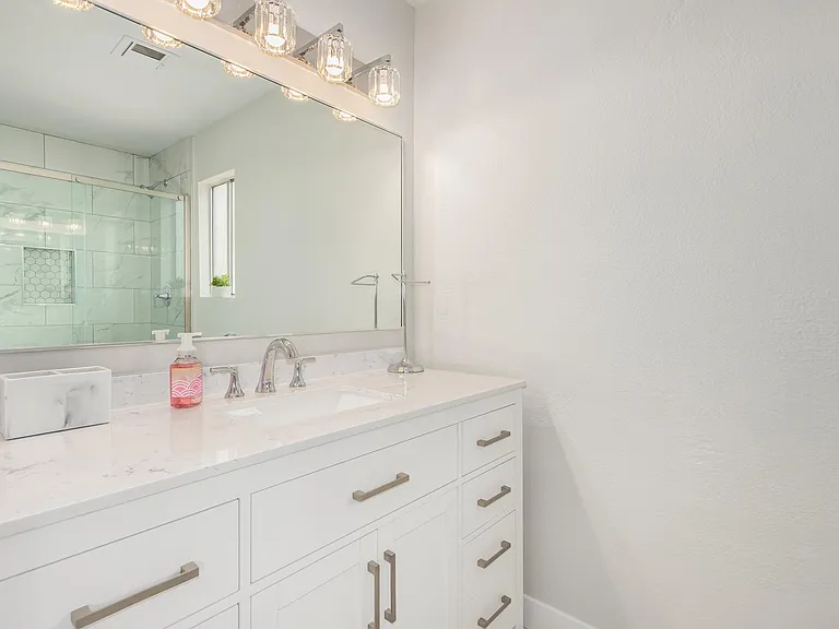 6326 E Carolina Dr — Photo 24