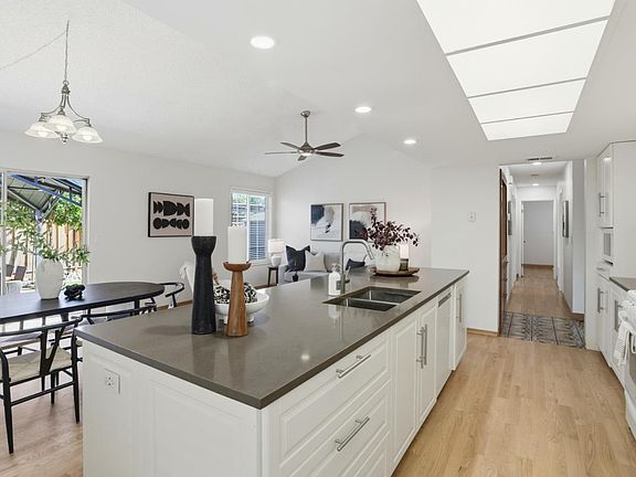 3rd image of 4484 Hampshire Pl