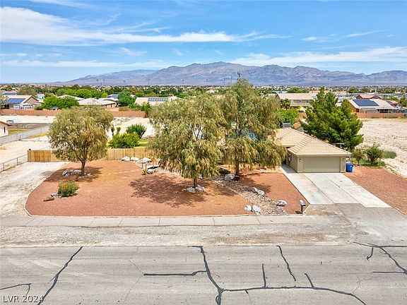 3rd image of 3820 W La Madre Way