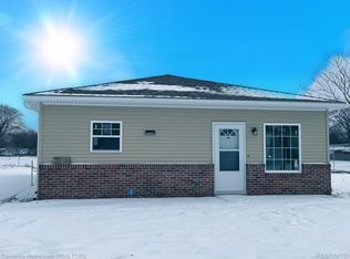 2207 Emerson St, Westland, MI 48186