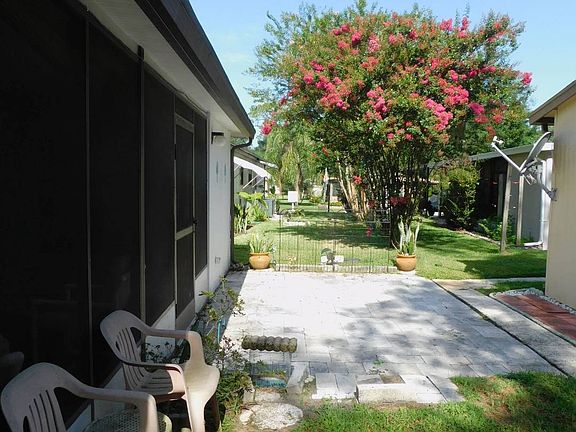 3rd image of 3807 Oakcrest Ln