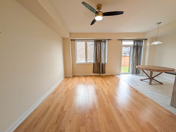 3rd image of 27 Aviron Cres