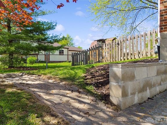 4th image of 5943 Pine Glen Ln