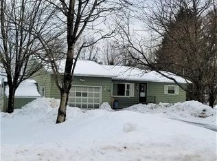 24 Hillview Dr, Central Square, NY 13036