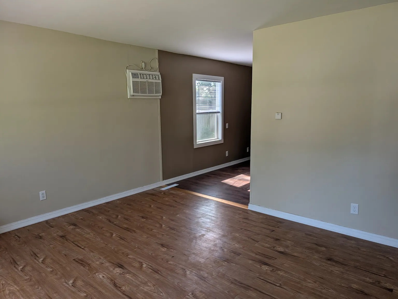 1805 Southwood Drive - 1 — Photo 3