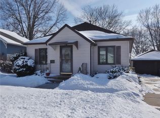 1103 Franklin St, Pella, IA 50219