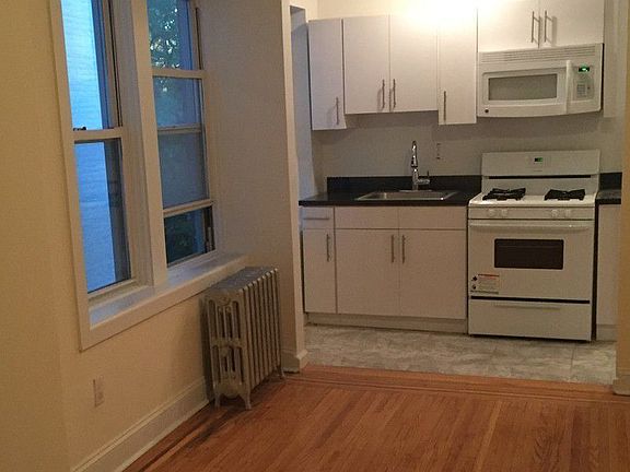 2nd image of 4545 46th St #2D