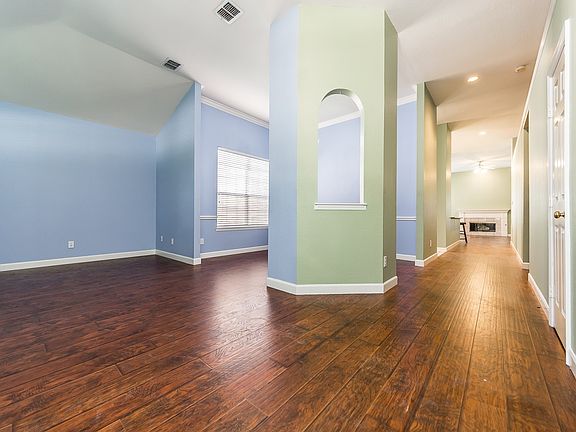 4th image of 4116 Sun Meadows St