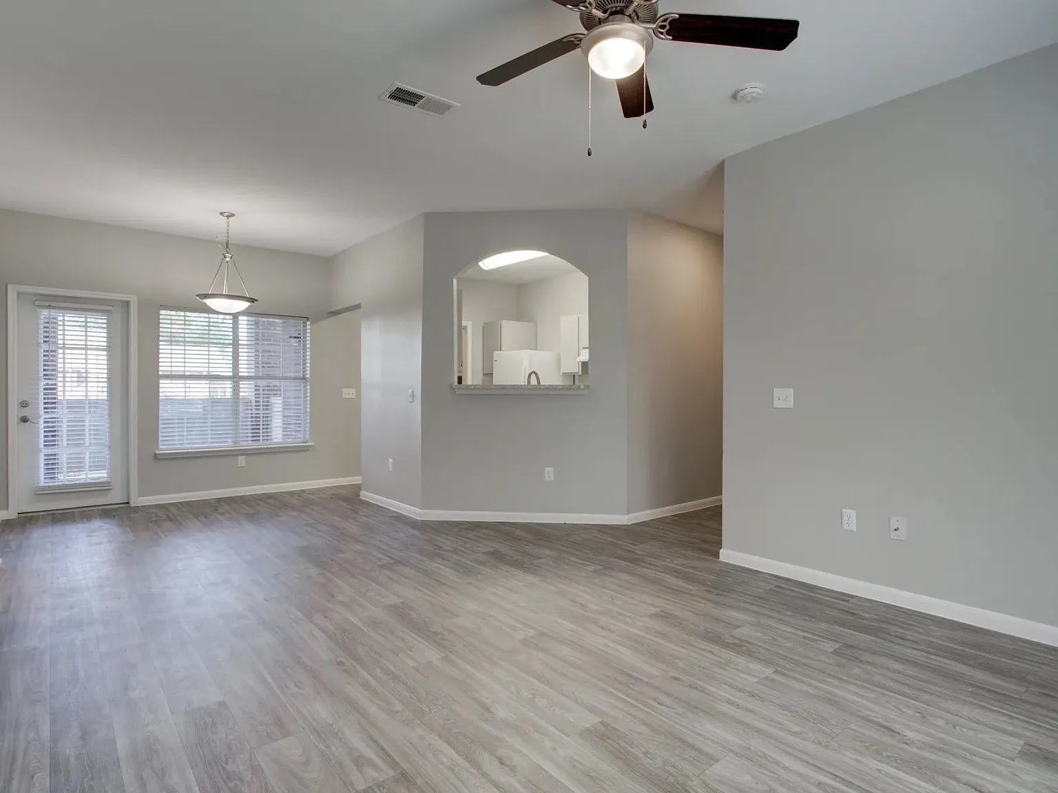 Tatum Townhomes and Apartment — Photo 3