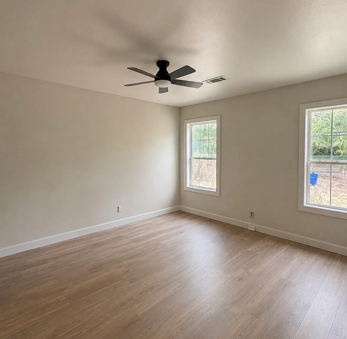 3 bed, 1701 sqft, $1,900 — Photo 2