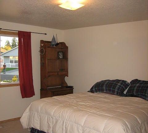 5th image of 11611 NE 41st Ave
