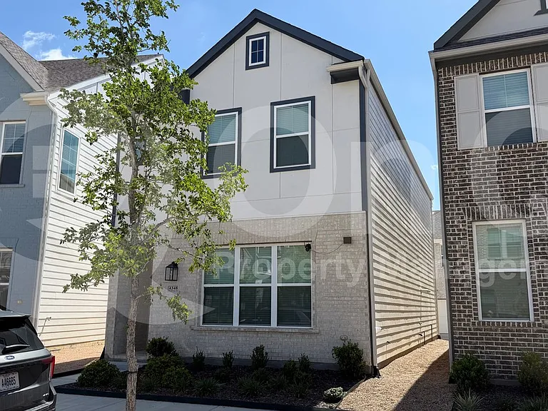 4348 Henderson Ave — Photo 3