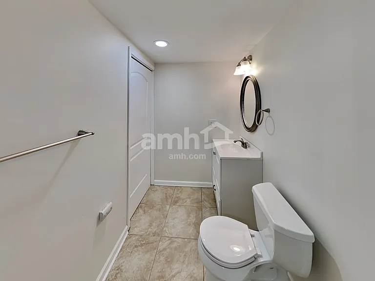 640 Norfolk Sq S — Photo 17
