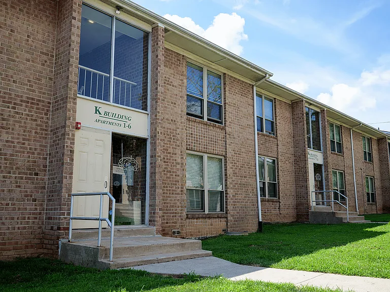 Woodmere Apartments — Photo 32
