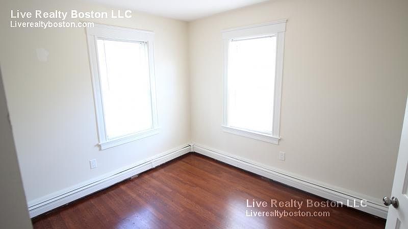2nd image of 37 Claymoss Rd