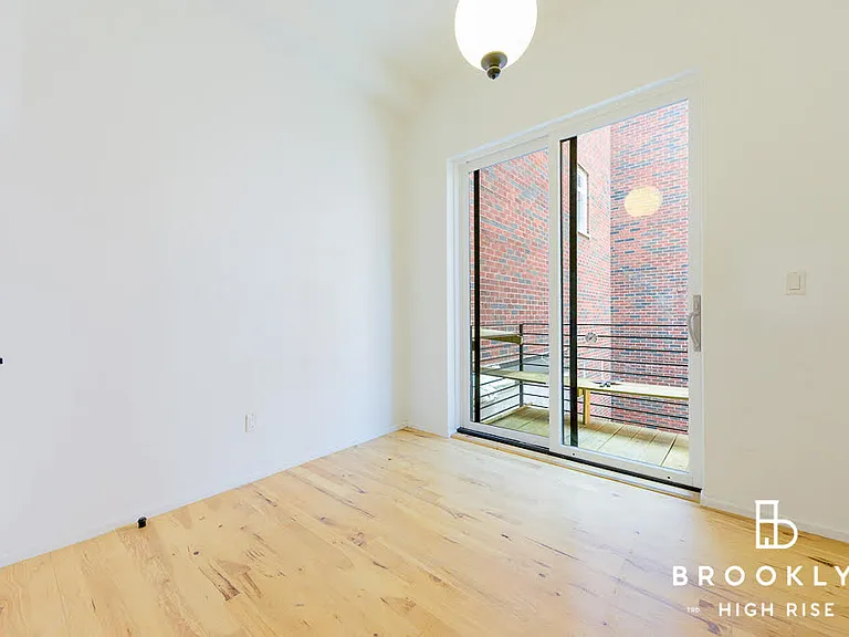212 Evergreen Ave #3B — Photo 3