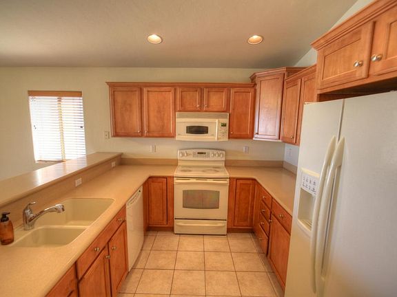 3rd image of 6641 E Ladonna Ln