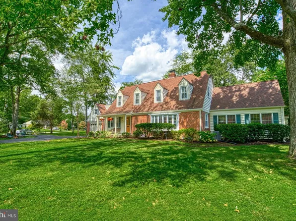 9211 Forest Haven Dr, Alexandria, VA 22309