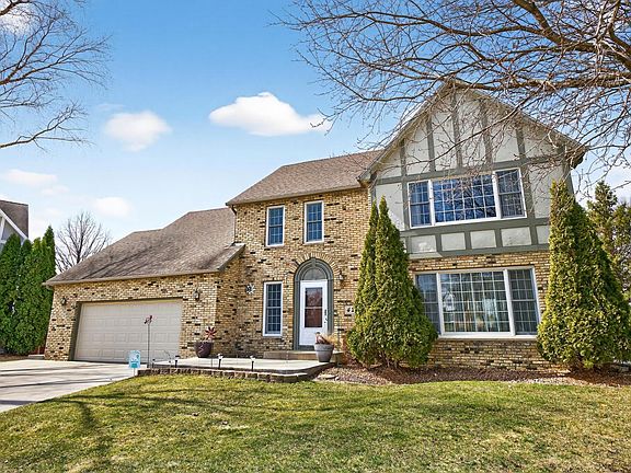 3rd image of 4236 Stoneham Ln NW