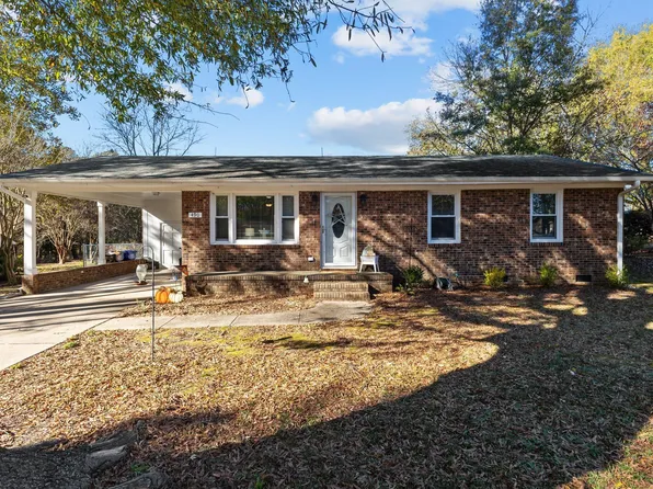 490 S Orange St, Coats, NC 27521