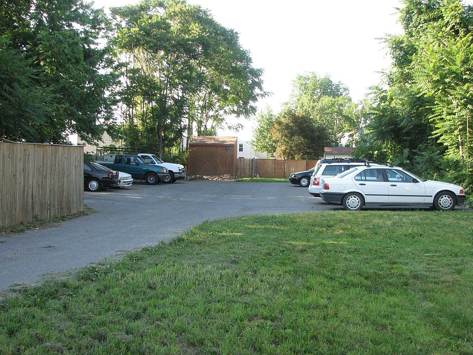 2nd image of 31 E 5th St