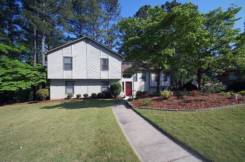 Great Floor Plan & Unmatched Convenience