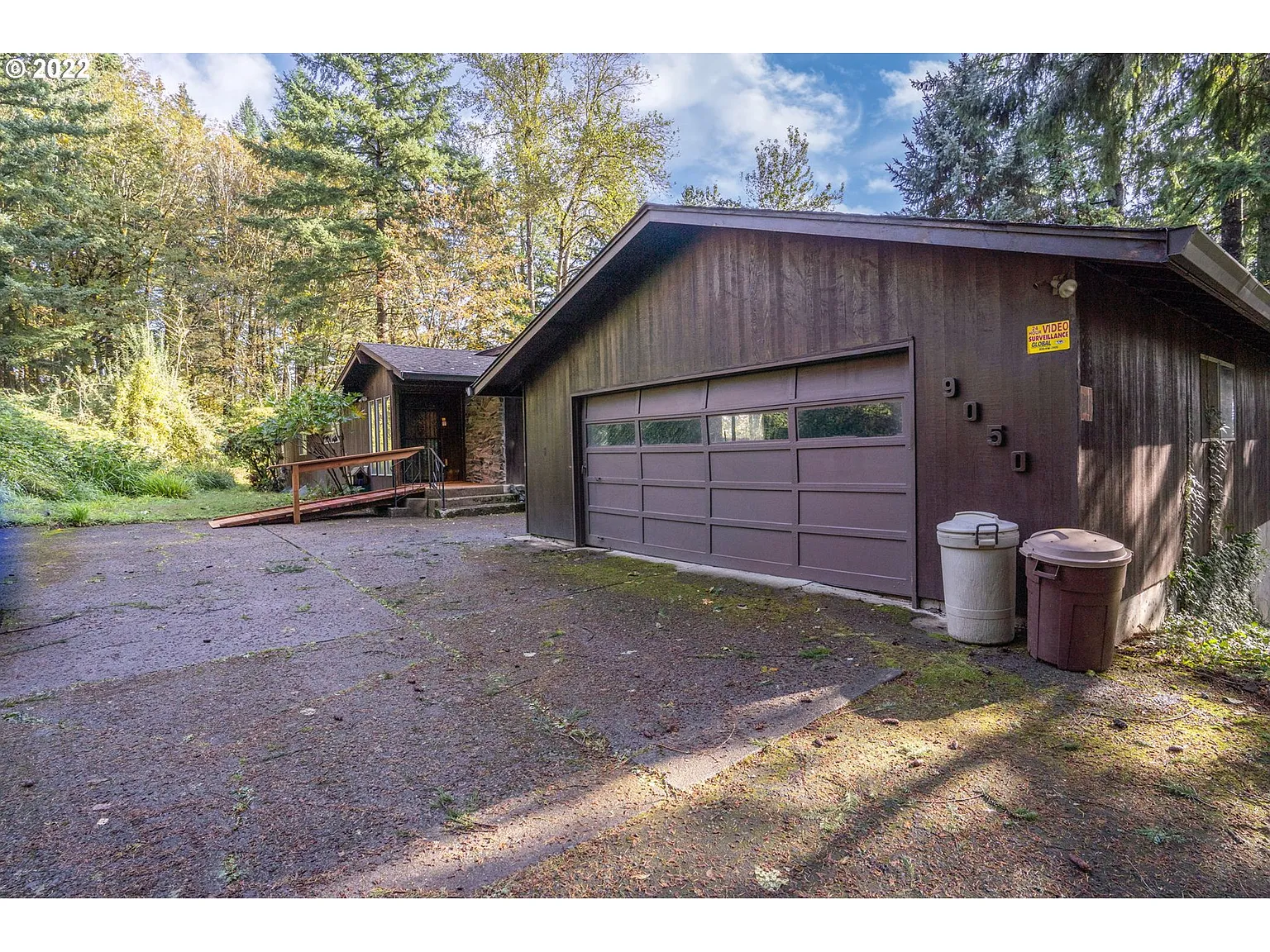 9050 SE Kingswood Way photo 1