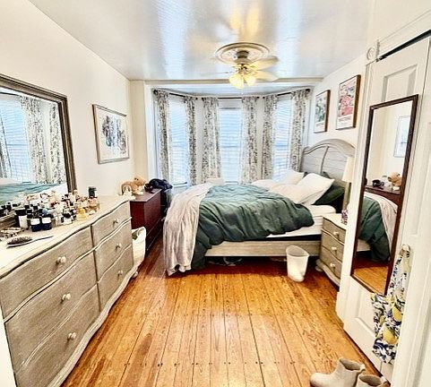 5th image of 20 Stillman St APT 4R