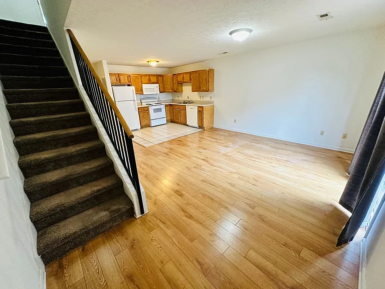 75 Majestic Dr — Photo 3