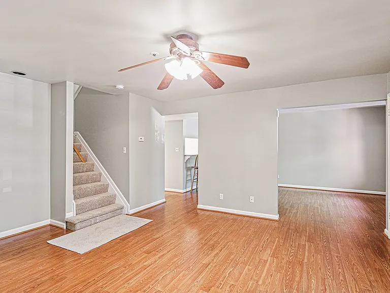 4906 Columbia Rd #8 — Photo 7