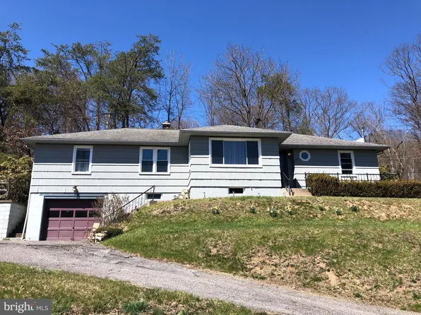 302 Simpson St, Huntingdon, PA 16652