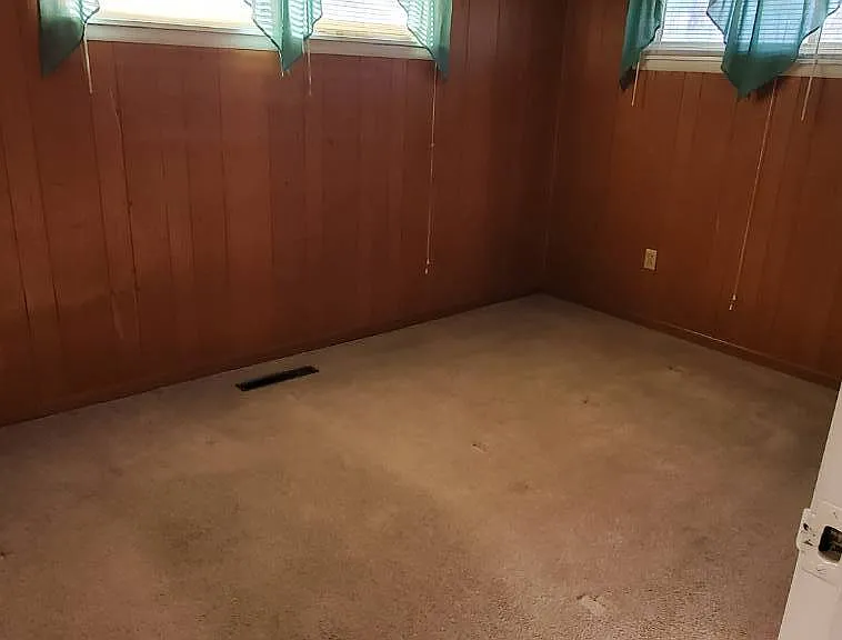 304 Florence Ave — Photo 5