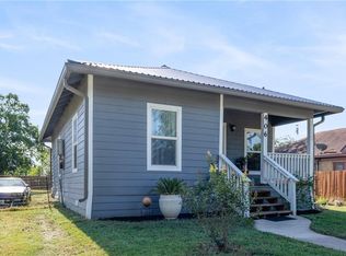 406 Vernon St, Taylor, TX 76574