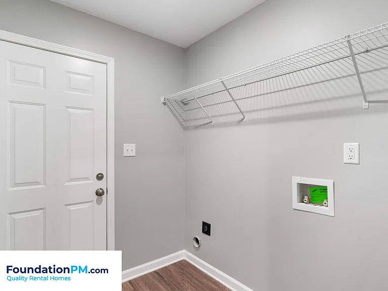 3985 Willowview Ave — Photo 18