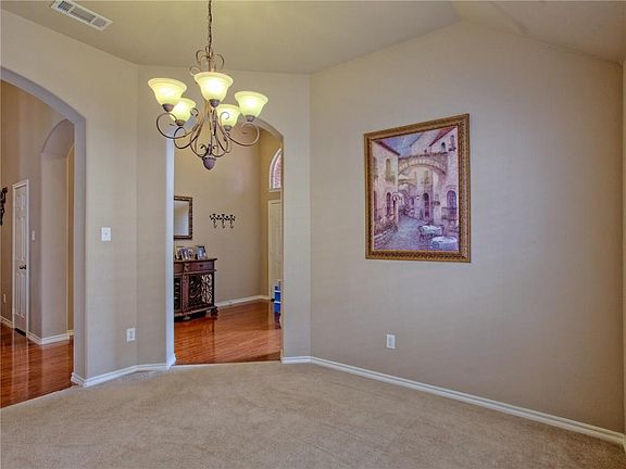 4th image of 5924 Saddleridge Ct