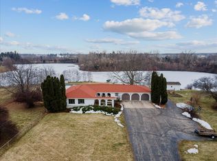 38W689 Highland Ave, Elgin, IL 60124