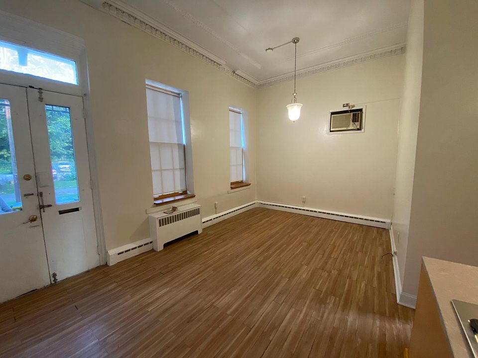 2nd image of 715 N 8th St #1F