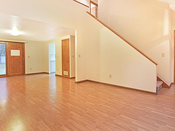 2nd image of 5897 Butternut Dr
