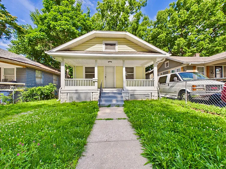 7127 Olive St — Photo 11