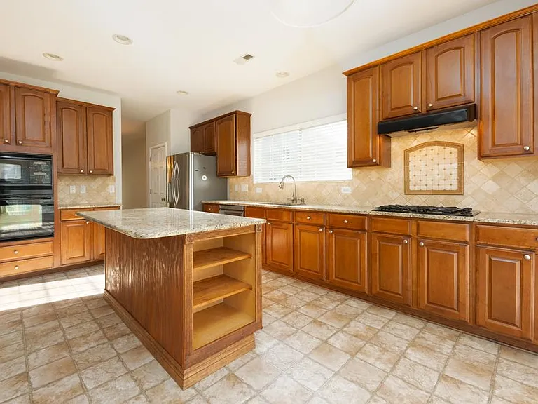 5203 Helsley Ct — Photo 4