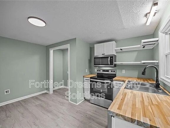 5th image of 608 Montgomery St #A