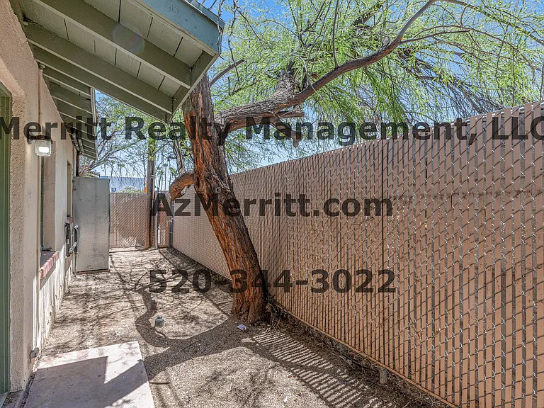 1204 N Winstel Blvd #3 — Photo 26