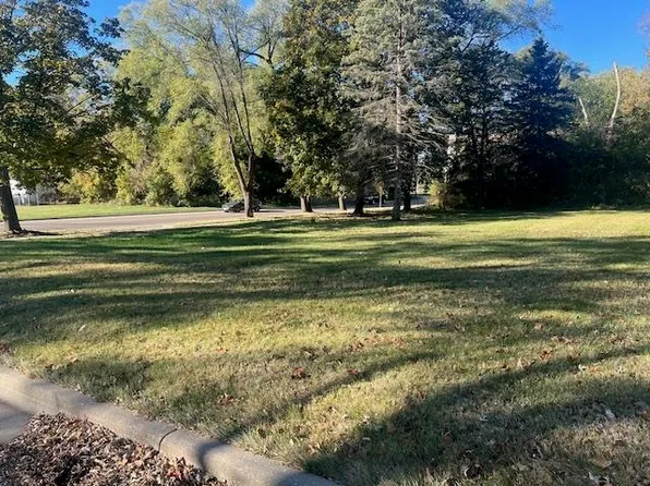 1402 Rockport Rd, Janesville, WI 53548