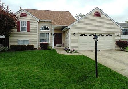 1st image of 143 Pembroke Dr E
