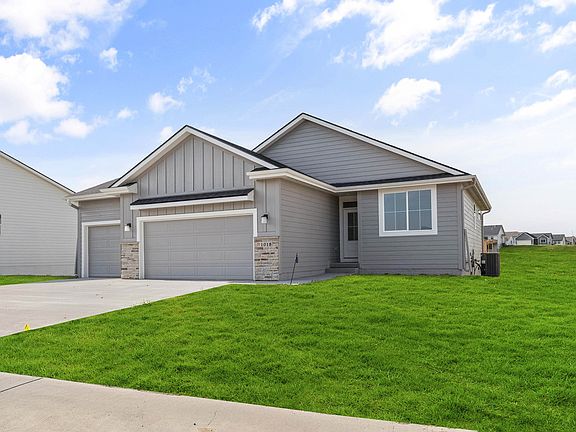 2nd image of 1018 Shady Lane Dr