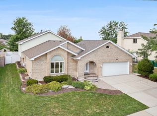 760 Tomaszewski St, Lemont, IL 60439