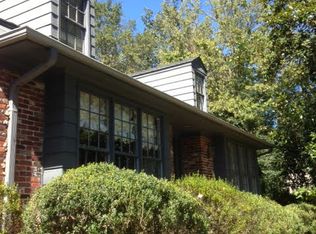 2912 Warrington Rd, Mountain Brook, AL 35223