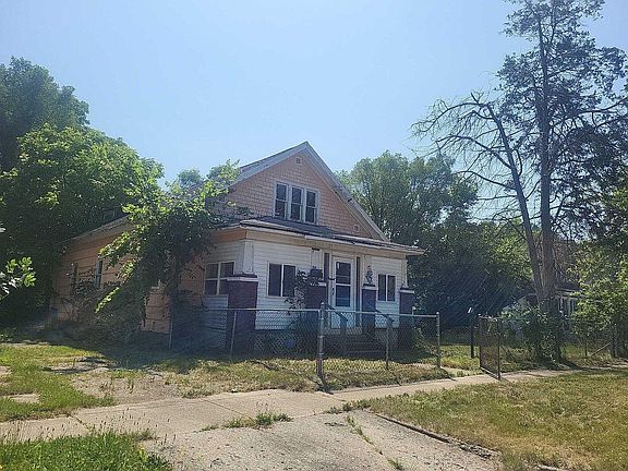 3rd image of 186 Howland St