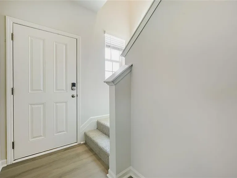 5980 Skylar Dr — Photo 2